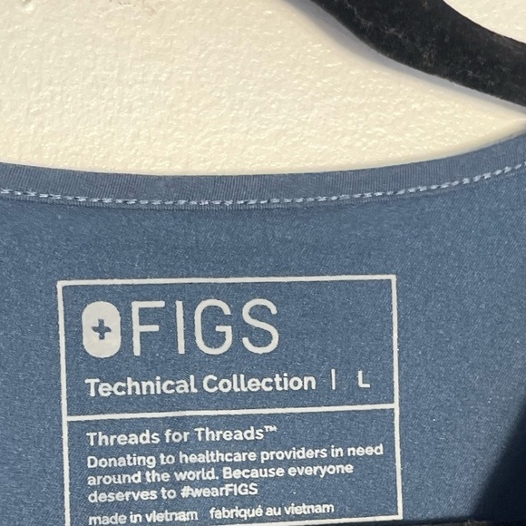 FIGS Casma Womens Pocket short sleeve Technical Collection Scrub Top - Picture 3 of 4